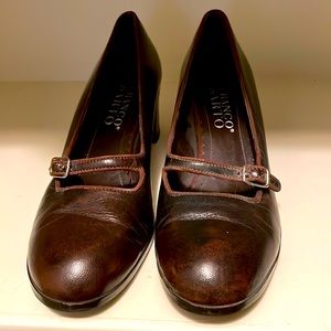 Brown leather Franco Sarto heels